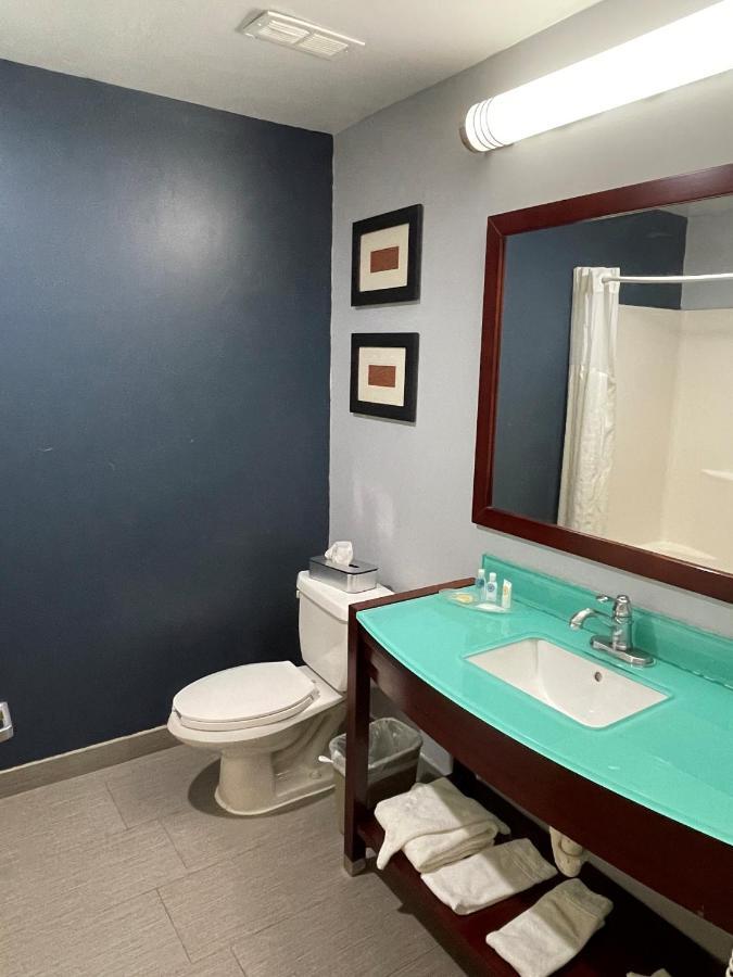 Quality Suites Waldorf Exterior foto