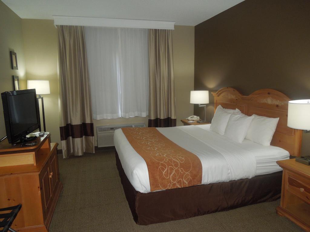 Quality Suites Waldorf Exterior foto