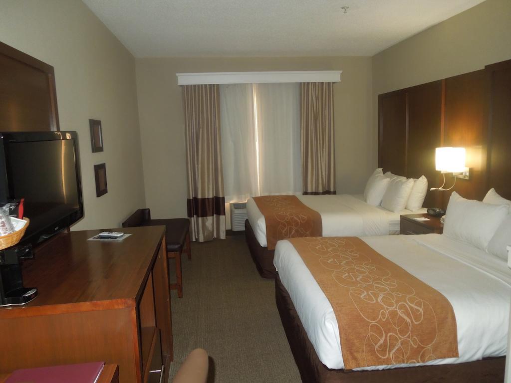 Quality Suites Waldorf Exterior foto